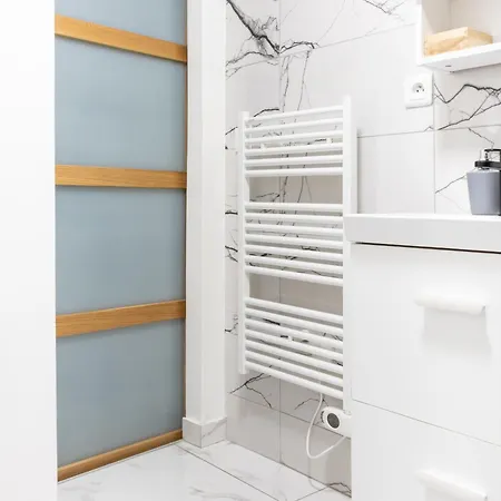 T2 Pres De Cdg Apartamento